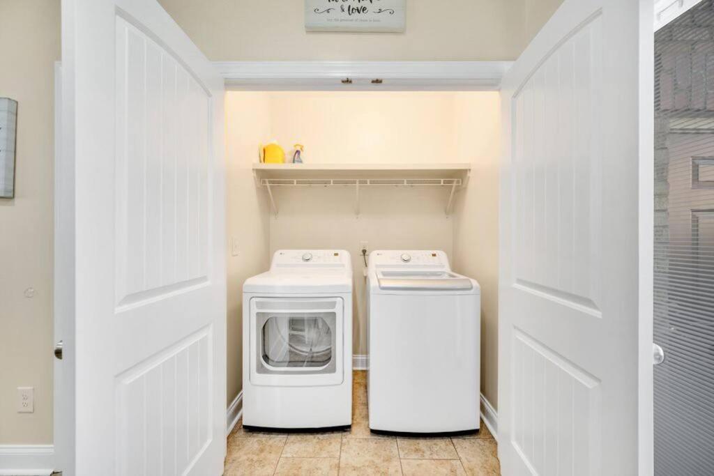 Vila Cozy 2B Townhouse King Bed Free Parking Tv In Brs Concord Exteriér fotografie