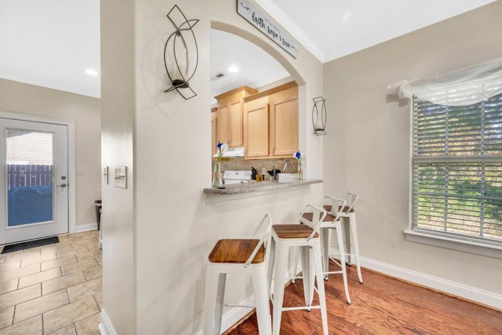 Vila Cozy 2B Townhouse King Bed Free Parking Tv In Brs Concord Exteriér fotografie
